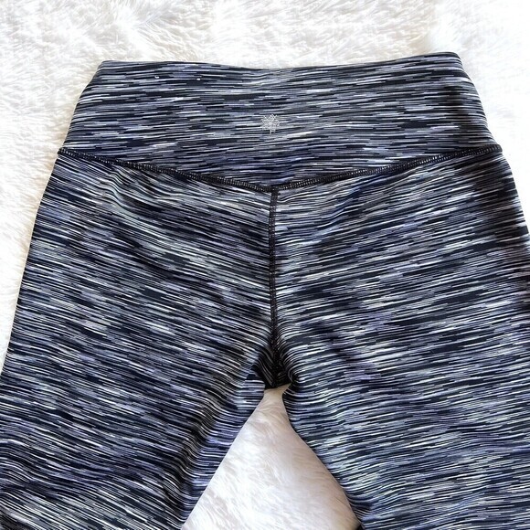 TEK GEAR DRY TEK Women's Slim Fit Performance Leggings Size M Black/White - Picture 3 of 10